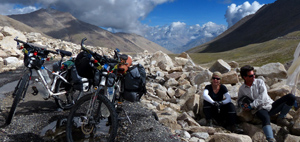 viagens de bicicleta pelo mundo rafaela-viagem de aventura de bicicleta pelo himalaia, ladakh, índia