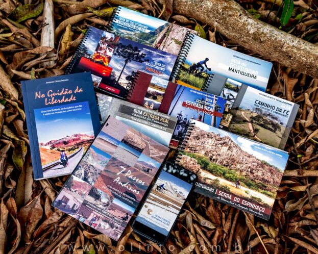coleção de livros e guias de cicloturismo